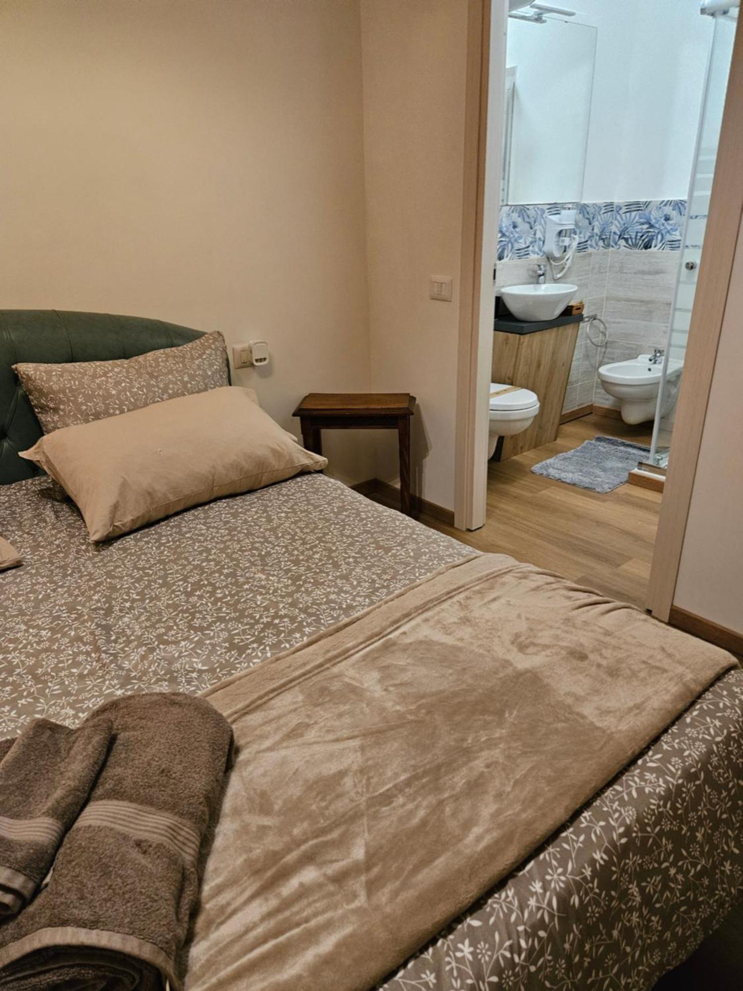 Mxp Room Busto Busto Arsizio Bagian luar foto